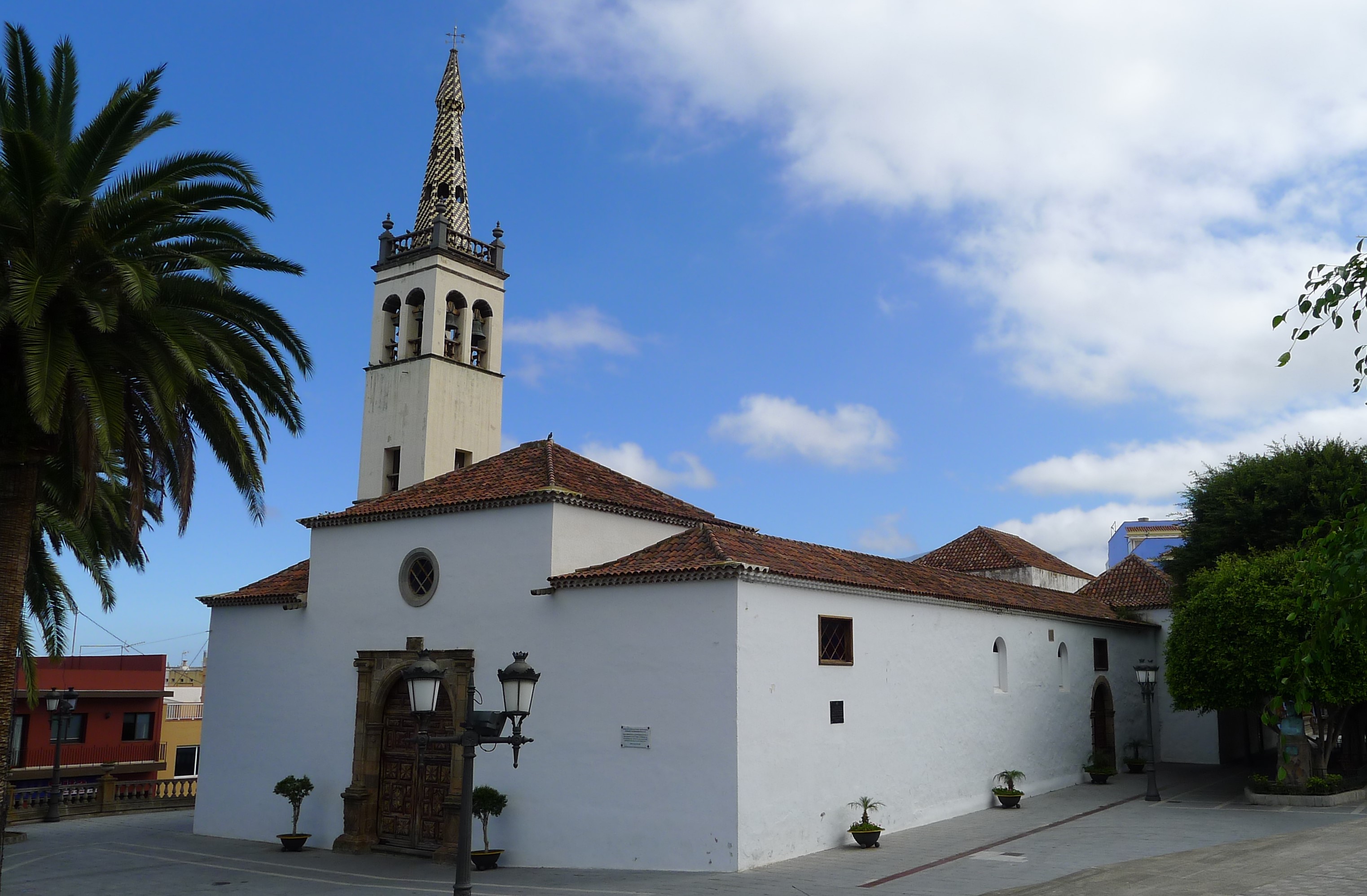 Iglesia de Santiago Apóstol (Church of Saint James the Apostle) - BIC (Asset of Cultural Interest) Monument
